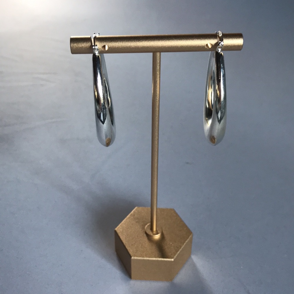 New! Silver Hoop Earrings - Picture 6 of 12